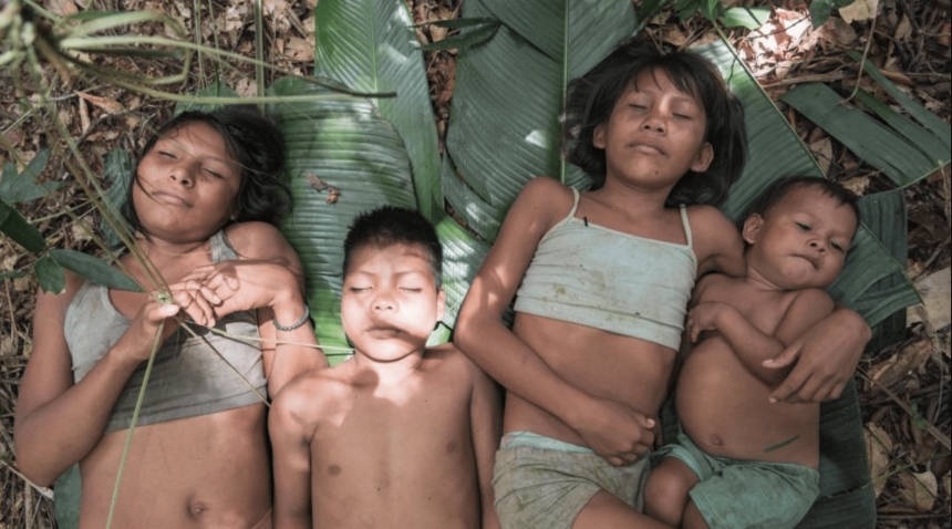 Gustavo Nieto Roa es un reconocido cineasta, guionista y productor colombiano.